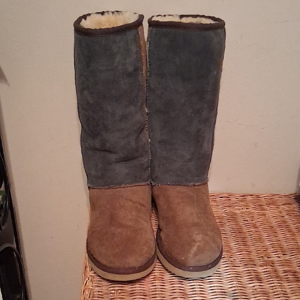 Rare Ugg Patchwork Tan Blue & Brown Women's Boots Size 7